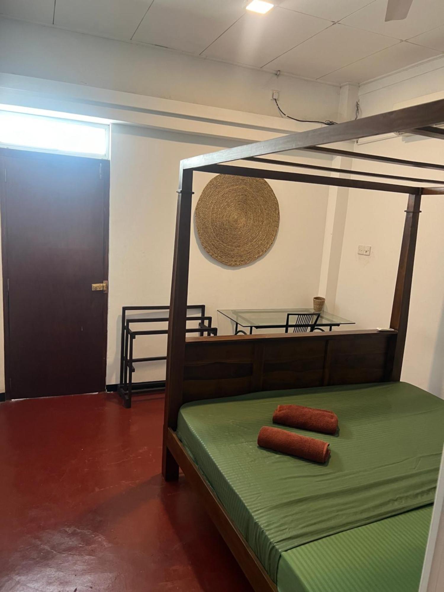 Hari Hari Hostel Weligama Luaran gambar