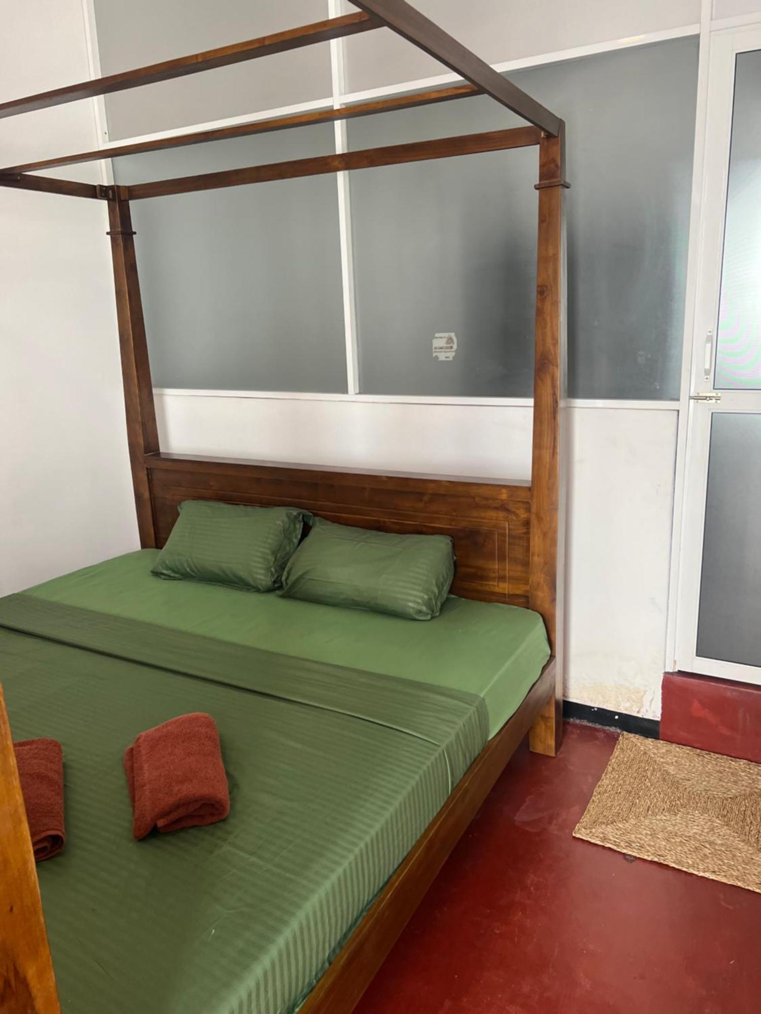 Hari Hari Hostel Weligama Luaran gambar